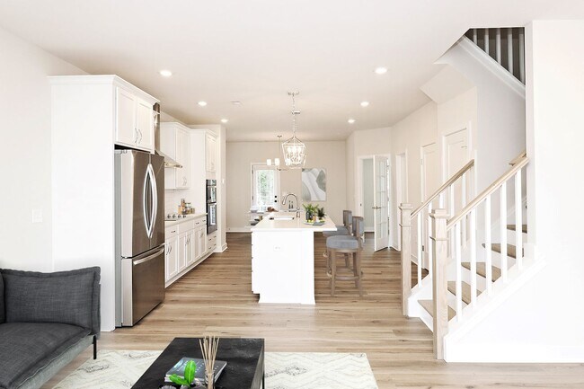 Building Photo - Dog-Friendly Townhouse Just South of Downtown Charlottesville