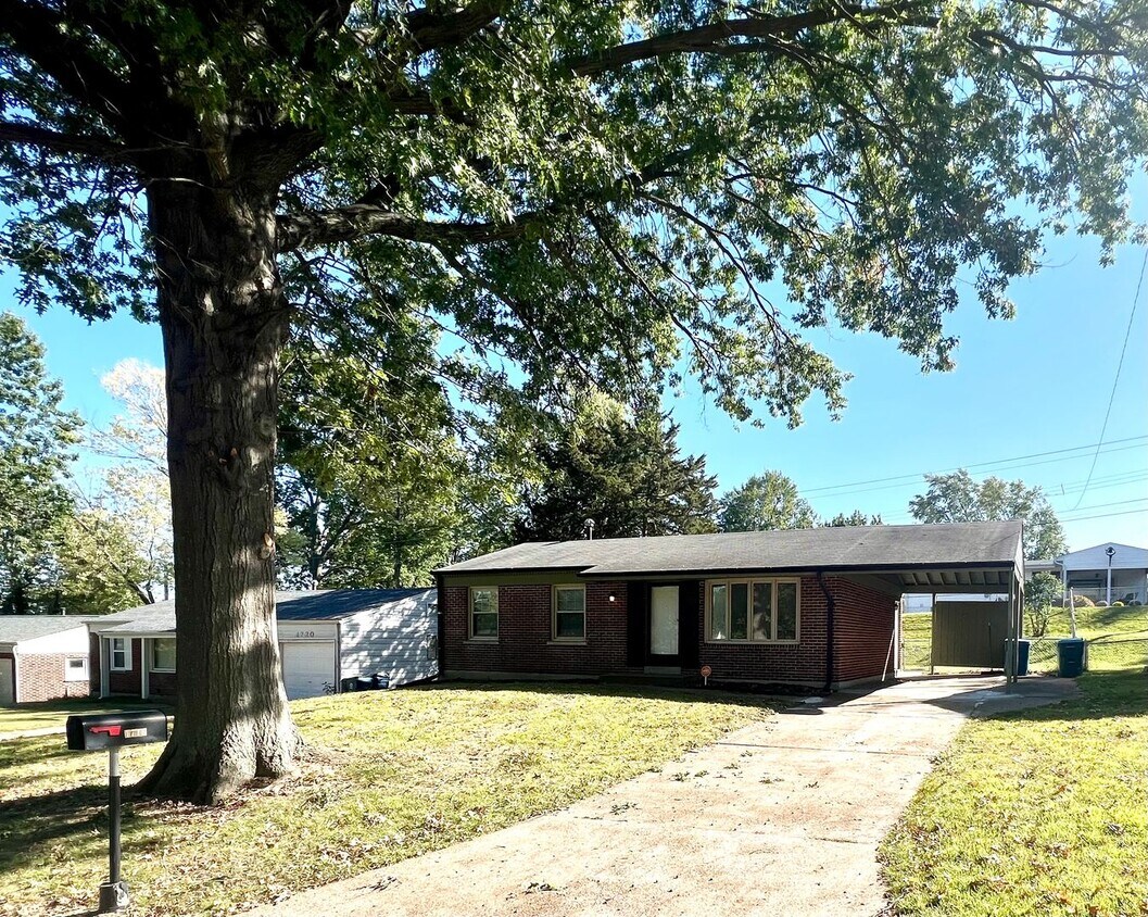 Beautiful Three bedroom ranch home Dellwood House Rental in St