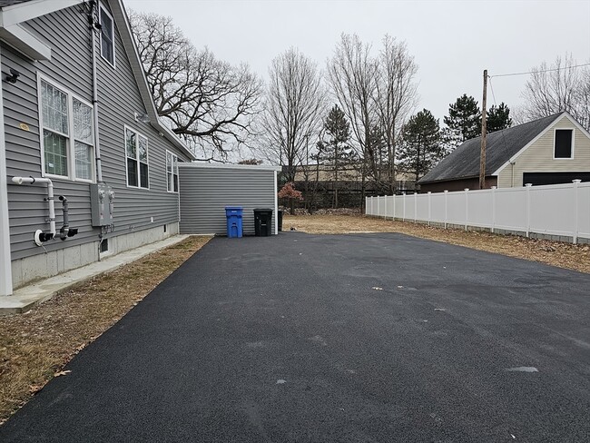 Building Photo - 458 West St