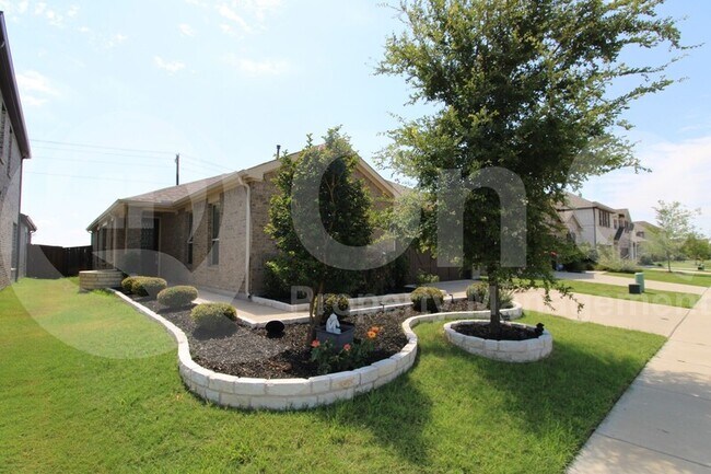 Foto del edificio - 4112 Wood River Trail