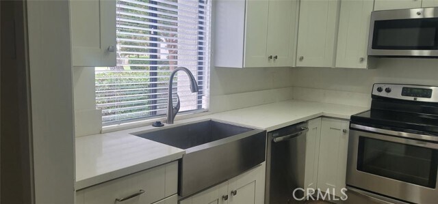 Foto del edificio - 8633 Portola Ct