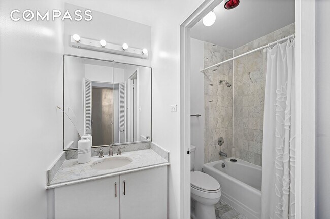 Foto del edificio - 117 W 57th St