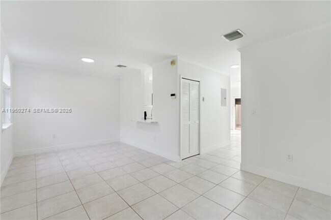 Building Photo - 9481 SW 78th Ave