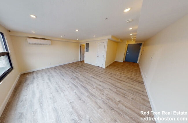 Foto del edificio - 1028a Commonwealth Ave