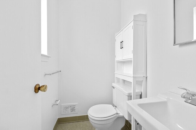 Foto del edificio - 38198 Hixford Pl