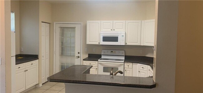 Foto del edificio - 4/2/2 Beautiful Condo