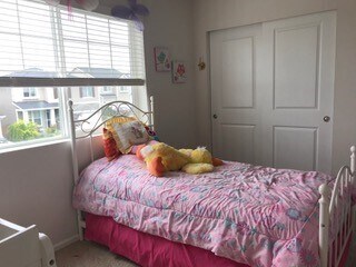 Foto del edificio - Large 4 bedroom home