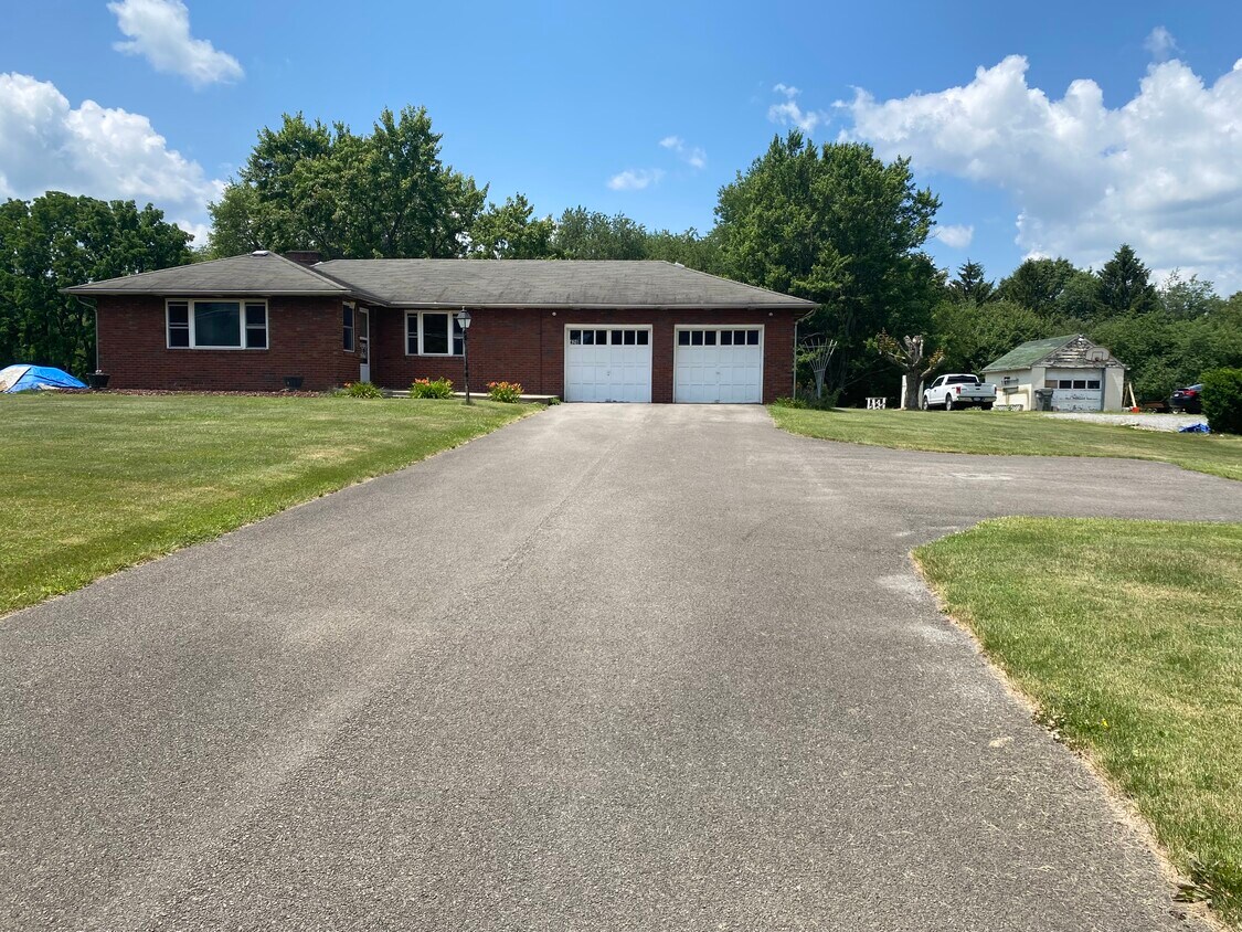 Foto principal - 426 Eagle Mill Rd