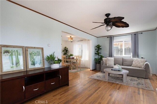 Foto del edificio - NEW TO THE MARKET Cozy 2 Bedroom 1 Bathroo...