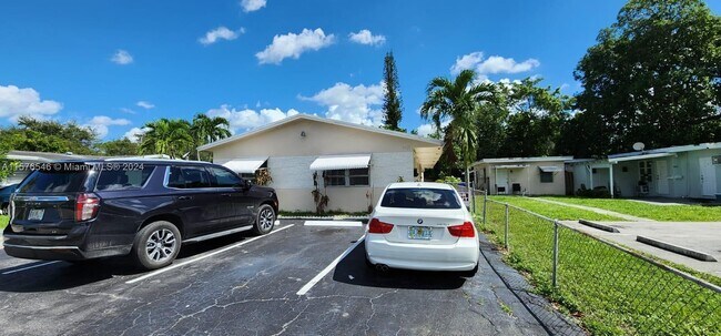 Foto del edificio - 5641 Grant St