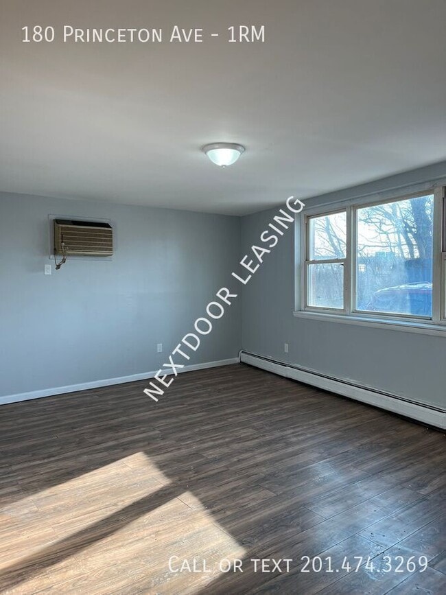 Foto del edificio - 180 Princeton Ave