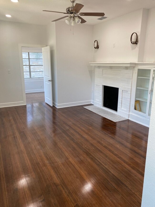 Building Photo - UT PRE-LEASE: 4 bed / 2 bath FULL REMODEL!...