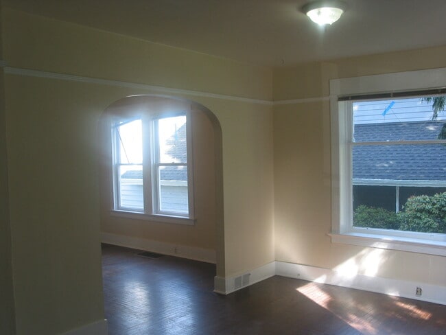 Foto del edificio - 528 N 76th St