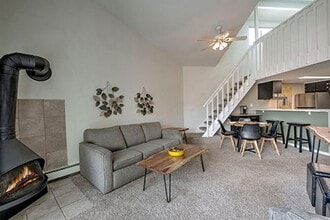 Building Photo - 2452 Ryan Gulch Rd