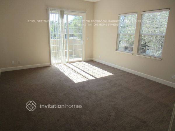 Building Photo - 2841 Sunset Ln