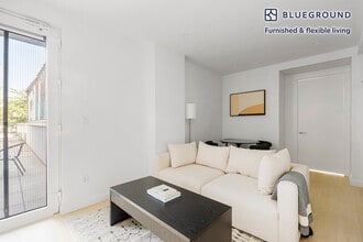 Building Photo - 280 Meeker Ave