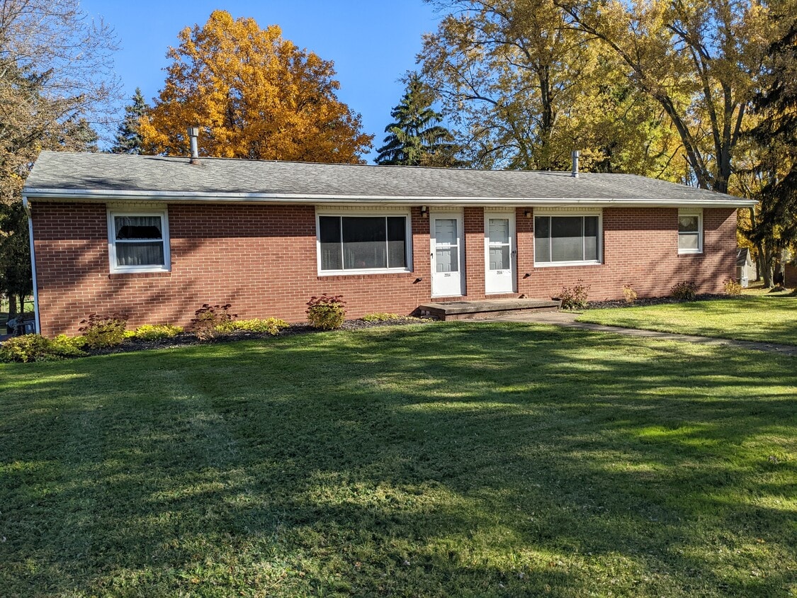 Primary Photo - 2556 Perry Dr SW