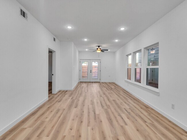Foto del edificio - ? 3 Bed / 2.5 Bath Duplex – Spacious & Move-In Ready! ?