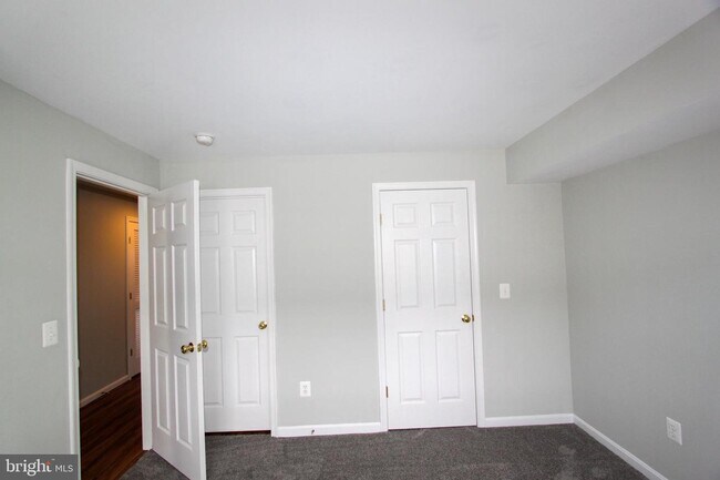 Building Photo - 30 Scholarship Ln