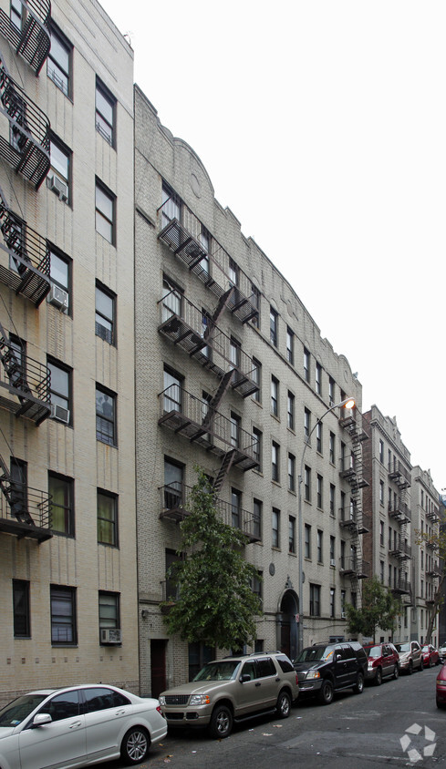 Building Photo - 2323 Creston Ave