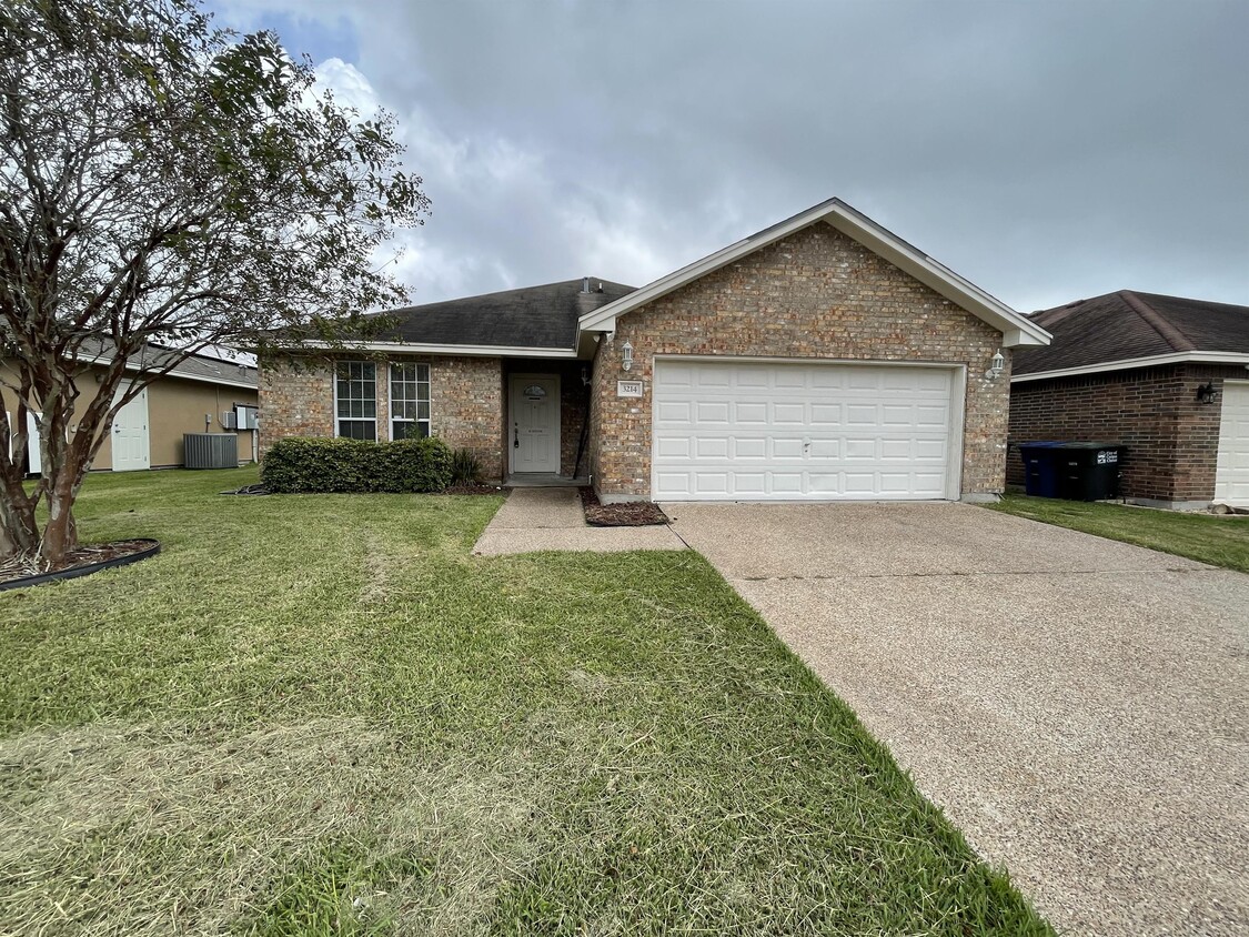 Foto principal - 3214 White Tail Dr