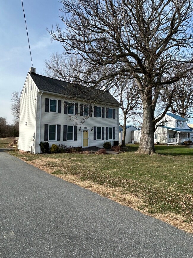 Foto del edificio - 1284 S Bay Rd