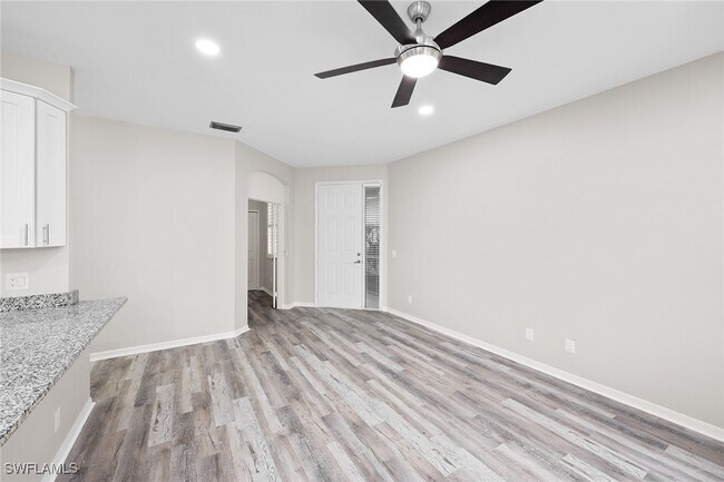 Foto del edificio - 9342 Lake Abby Ln