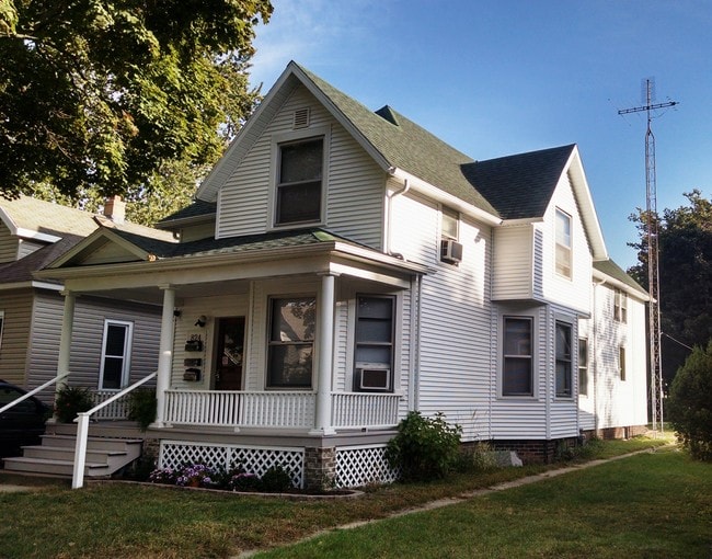 824 Michigan Ave