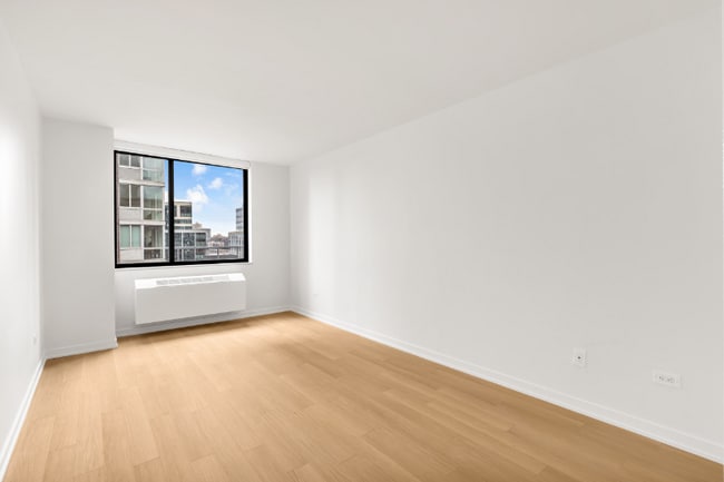 Building Photo - 78 W 63rd St.