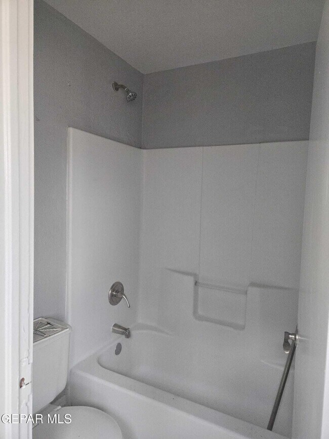 Foto del edificio - 515 W Missouri Ave