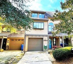 Building Photo - 3959 Aeries Way