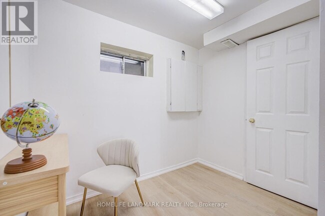 Photo du bâtiment - 1050 Bristol Rd W