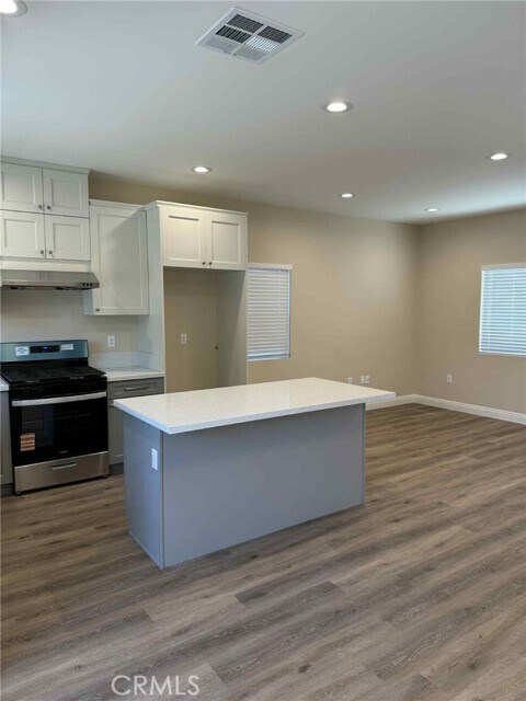 Foto del edificio - 321 N Foxdale Ave