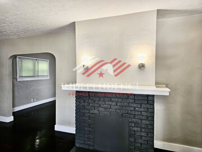 Foto del edificio - 2449 Nill Ave