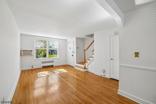 Foto del edificio - 176 Millburn Ave