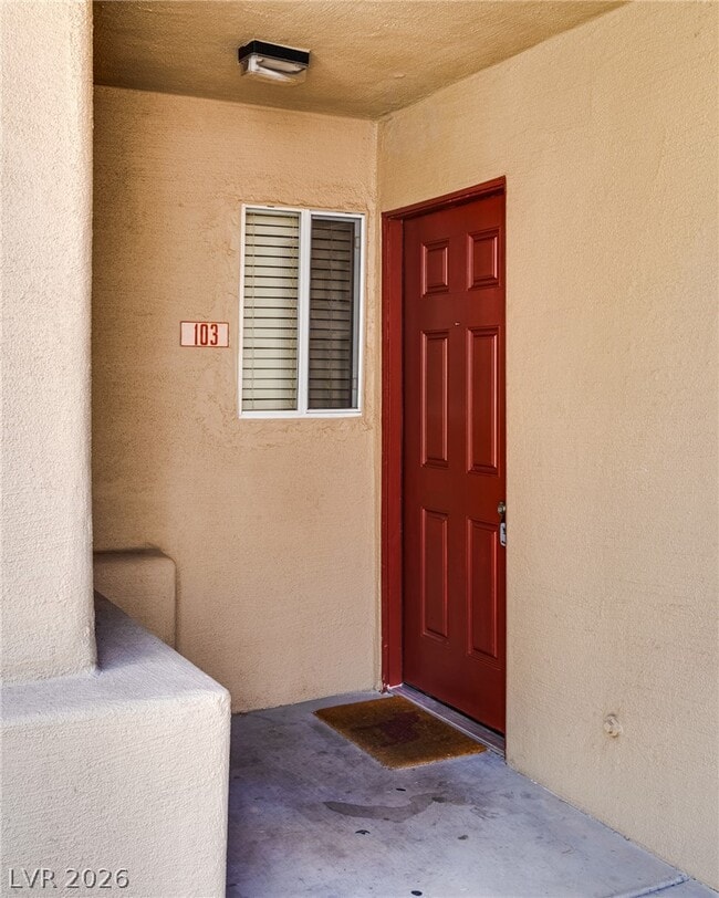 Building Photo - 1900 Villa Palms Ct