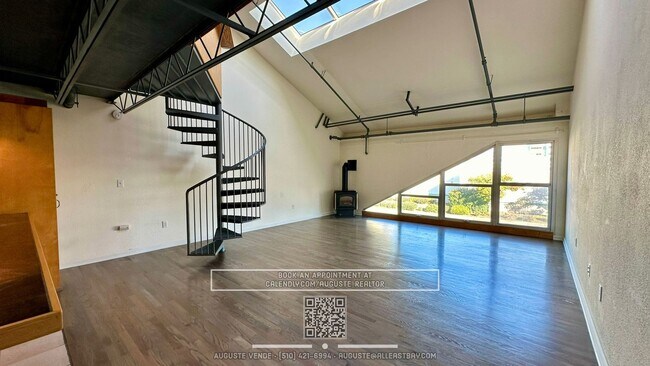Building Photo - Bright Work-Live Loft in the Heart of Emer...