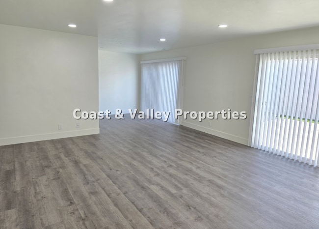 Building Photo - Beautiful North Salinas Unit for RENT!!!