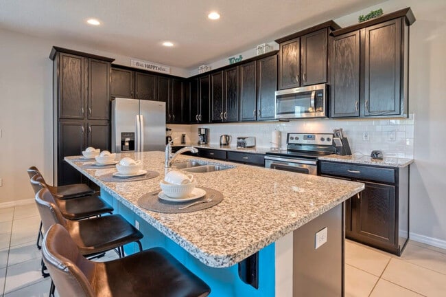 Foto del edificio - 1535 Carey Palm Cir