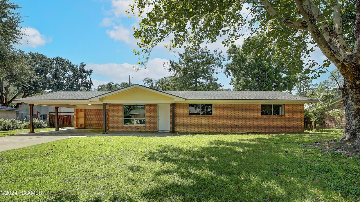Primary Photo - 113 Montgomery Dr