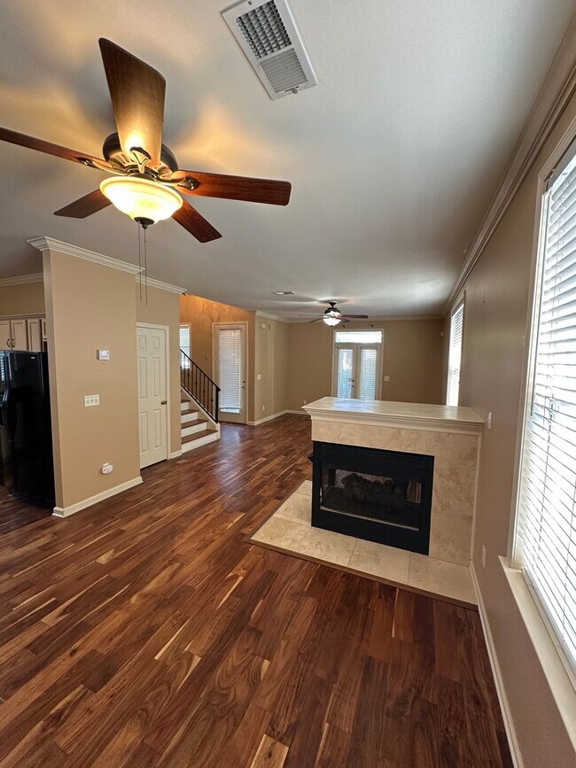 Foto del edificio - Beautiful 3br/2.5ba home in Harbor Town! B...