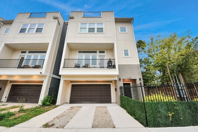 Foto del edificio - 2007 Briley St