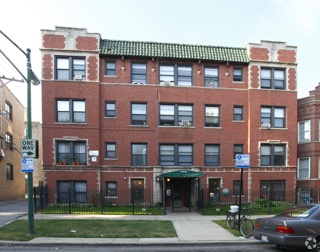 Building Photo - 1717 W North Shore Ave