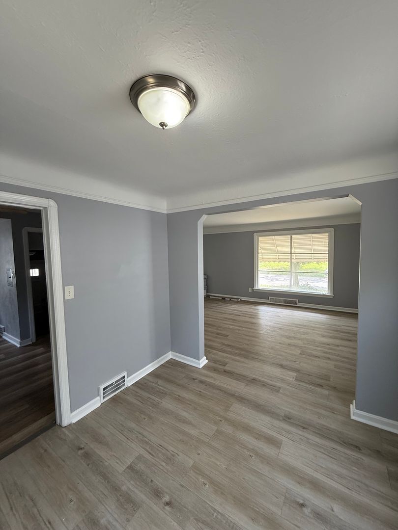 10317 Avon Ave Cleveland, OH 44105 – photo 2