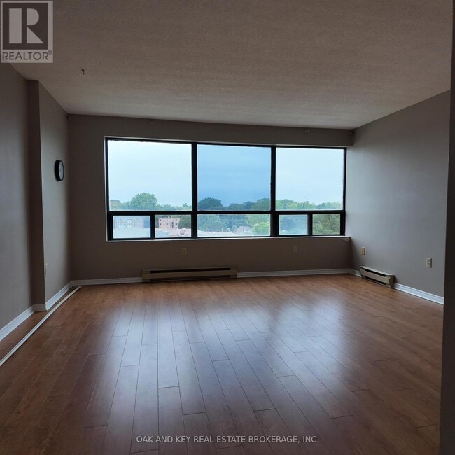 Building Photo - 650-650 Cheapside St