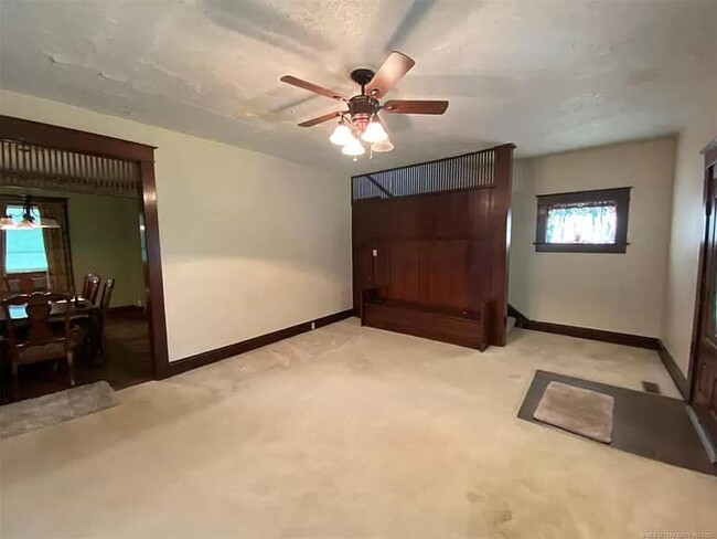 living room - 1101 Fremont St