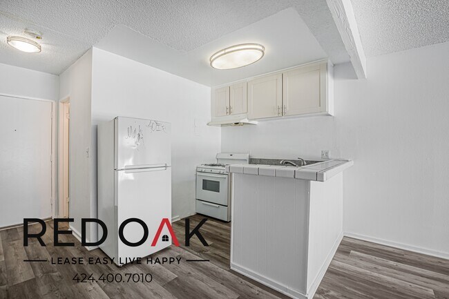 Foto del edificio - 21315 Roscoe Blvd