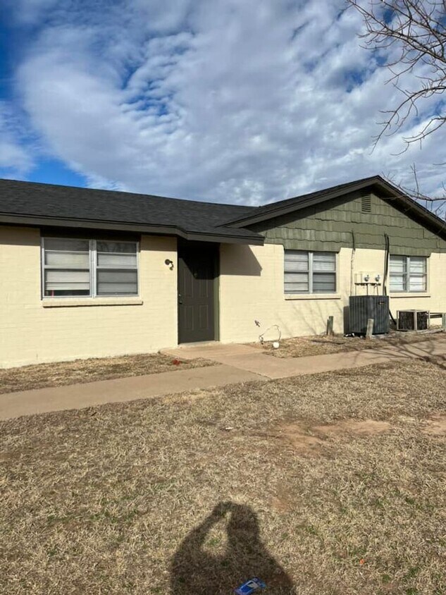 Primary Photo - 6709 SW Beta Ave