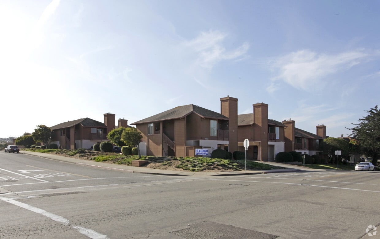 3060 Sunset Ave, Marina, CA 93933 Apartments in Marina, CA