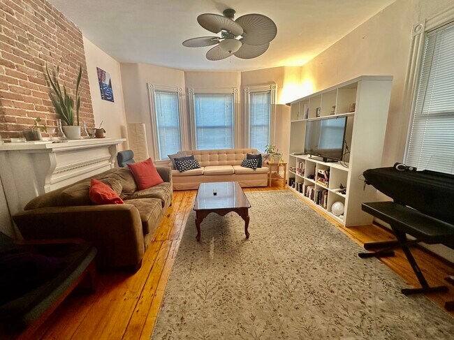 Foto del edificio - 166 Magazine St